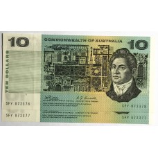 AUSTRALIA 1968 . TEN 10 DOLLARS BANKNOTES . PHILLIPS/RANDALL . CONSECUTIVE PAIR